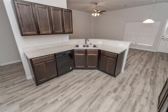 21615 Tea Tree Olive Pl in Porter, TX - Foto de edificio - Building Photo