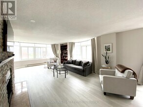 135-135 George St S in Toronto, ON - Building Photo - Building Photo