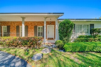 7745 SW 144th St in Palmetto Bay, FL - Building Photo - Building Photo