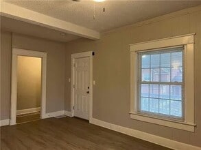 242 N Valley St in Kansas City, KS - Building Photo - Building Photo
