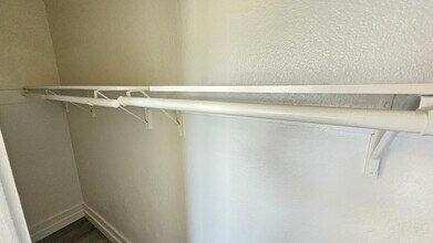 1330 W 11th St, Unit 16 in Los Angeles, CA - Building Photo - Building Photo