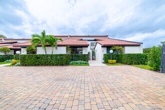 3474 S Ocean Blvd in Palm Beach, FL - Building Photo - Building Photo