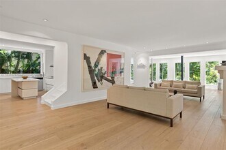 4286 Douglas Rd in Miami, FL - Building Photo - Building Photo