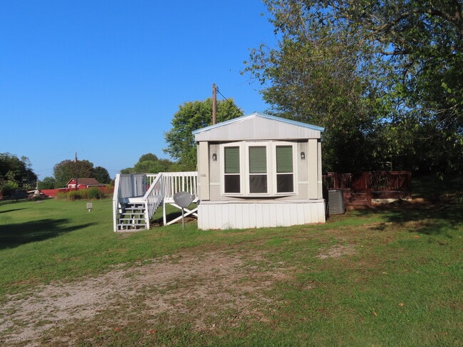 220 Arkansas Ave in Oak Grove, KY - Foto de edificio - Building Photo