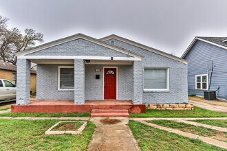2310 15th St in Lubbock, TX - Building Photo - Building Photo