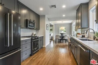 5501 Morella Ave in Los Angeles, CA - Building Photo - Building Photo