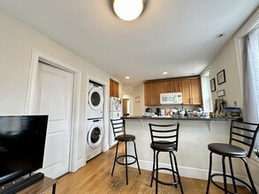 836 Huntington Ave, Unit 3 in Boston, MA - Foto de edificio - Building Photo