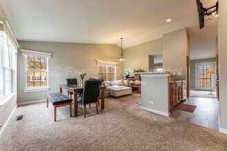 1262 Brookdale Dr in Carpentersville, IL - Building Photo - Building Photo