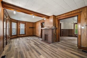 37 W Arch St in Mansfield, OH - Building Photo - Building Photo