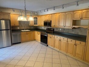 1615 16th Terrace in Palm Beach Gardens, FL - Building Photo - Building Photo