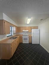 4995 NE 27th Ct in Ocala, FL - Building Photo - Building Photo