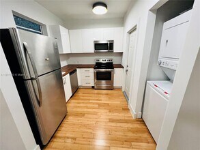 960 Bay Dr in Miami Beach, FL - Building Photo - Building Photo