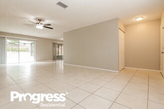 12439 Brookside St in Spring Hill, FL - Foto de edificio - Building Photo