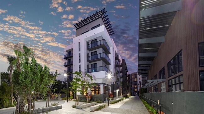 6970 SW 40th St-Unit -401 in Miami, FL - Building Photo - Building Photo