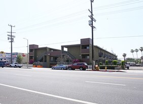 7655 Lankershim Blvd Apartments