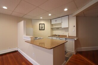 103 Longwood Ave, Unit B in Brookline, MA - Building Photo - Building Photo