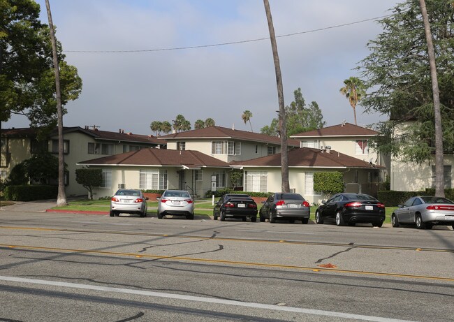 1323-1325 N Brand Blvd in Glendale, CA - Building Photo - Building Photo