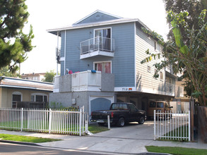 712 E Pine St in Santa Ana, CA - Building Photo - Building Photo