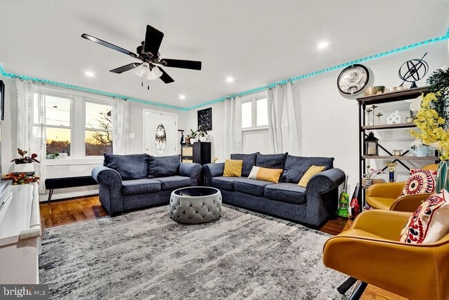 945 Fariston Dr in Drexel Hill, PA - Building Photo - Building Photo