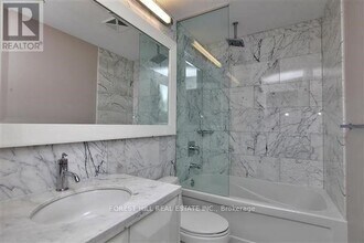 88 Park Lawn Rd in Toronto, ON - Building Photo - Building Photo