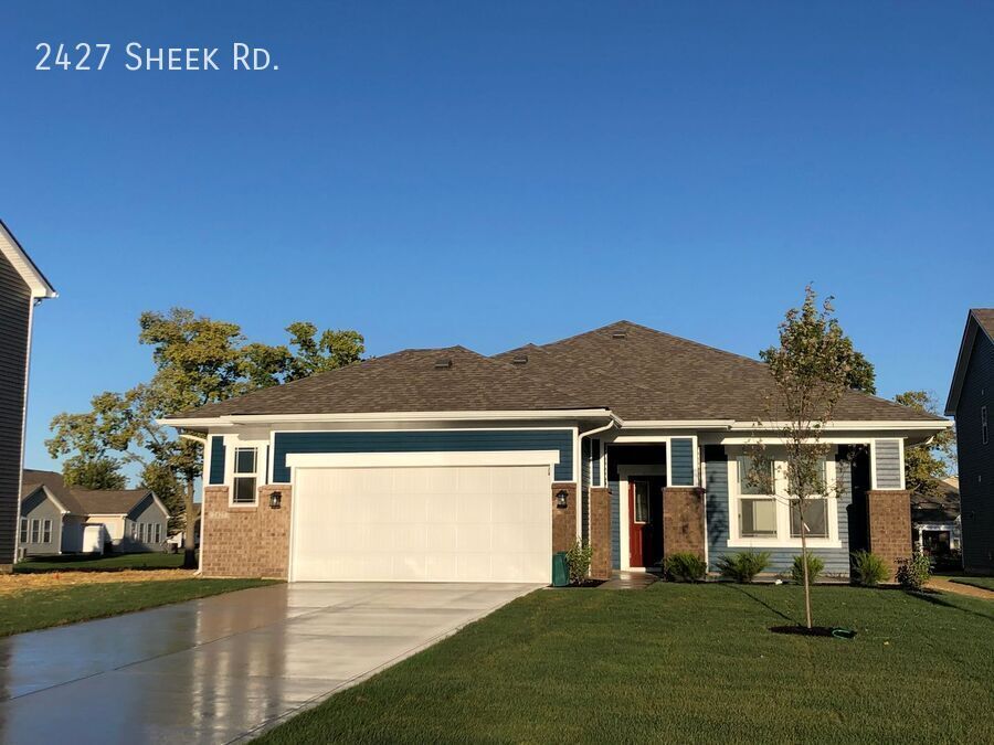 2427 Sheek Rd in Greenwood, IN - Building Photo