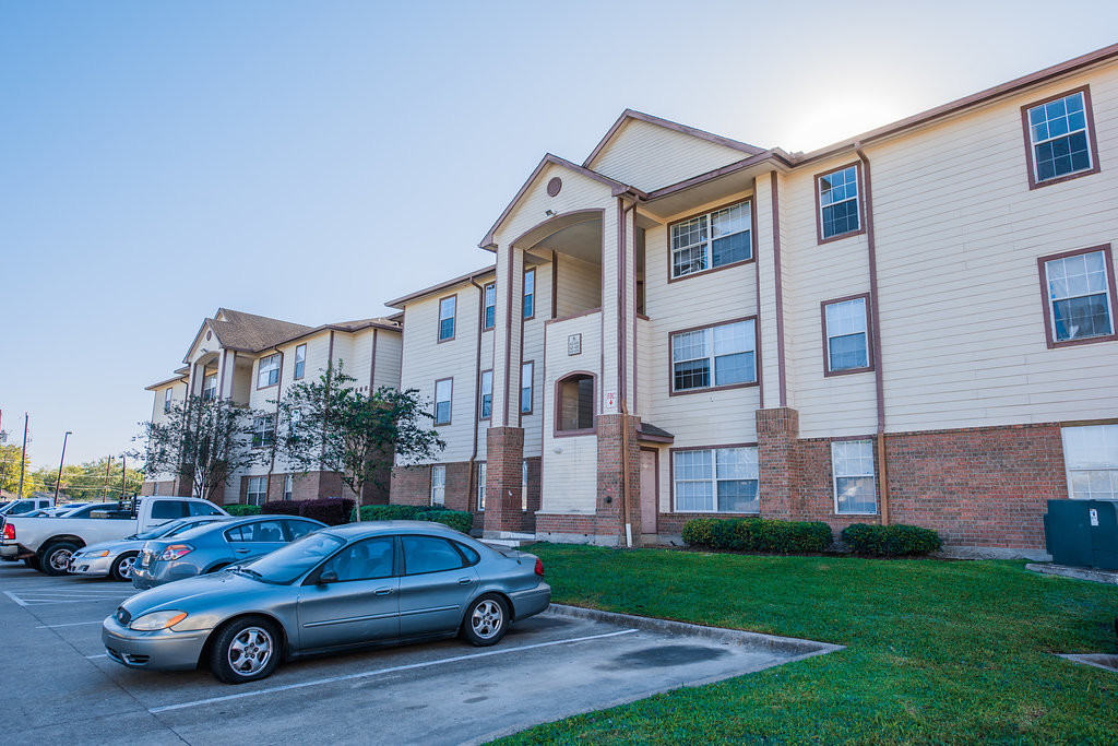 Cullen Park - AFFORDABLE HOUSING in Houston, TX - Building Photo