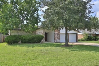 2207 Whiteback Dr in Houston, TX - Building Photo - Building Photo
