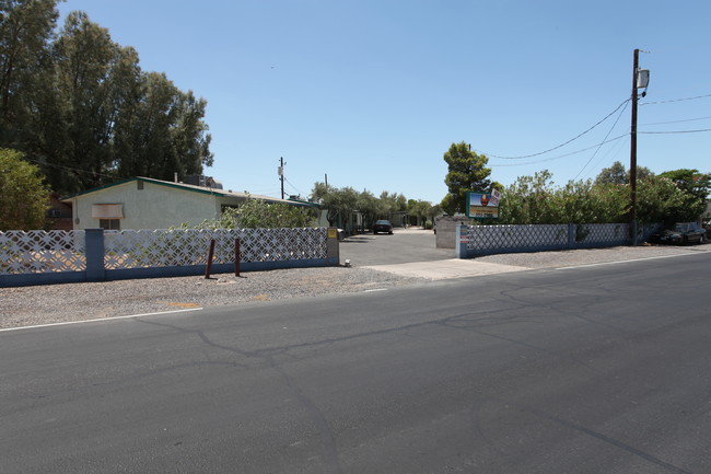 1745 Athol Ave in Henderson, NV - Building Photo - Building Photo