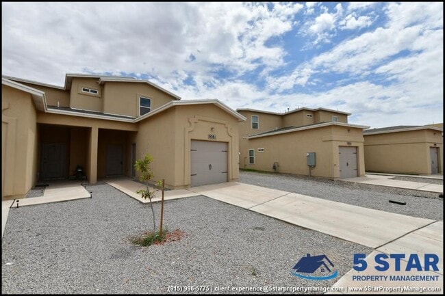 808 HC Gilbert Minjares Dr in Socorro, TX - Building Photo - Building Photo