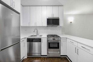 137 E 38th St in New York, NY - Building Photo