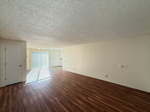 6374 F St in Springfield, OR - Building Photo - Building Photo