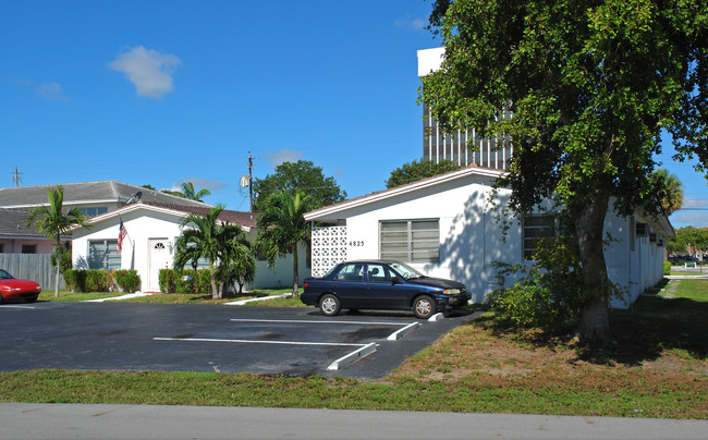 4825 NE 23rd Ave in Fort Lauderdale, FL - Building Photo - Building Photo