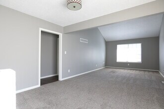 326 NW Gibson Rd in Lee's Summit, MO - Building Photo - Building Photo