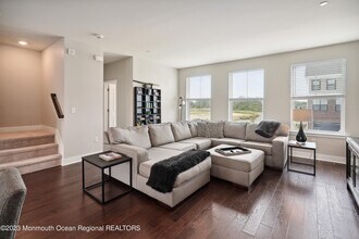 14 Kelly Wy in Tinton Falls, NJ - Building Photo - Building Photo