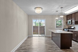 Courtyard Townhouse Apartments in Kirkwood, MO - Building Photo - Interior Photo