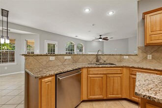 10825 Quarry Oaks Trail in Austin, TX - Building Photo - Building Photo