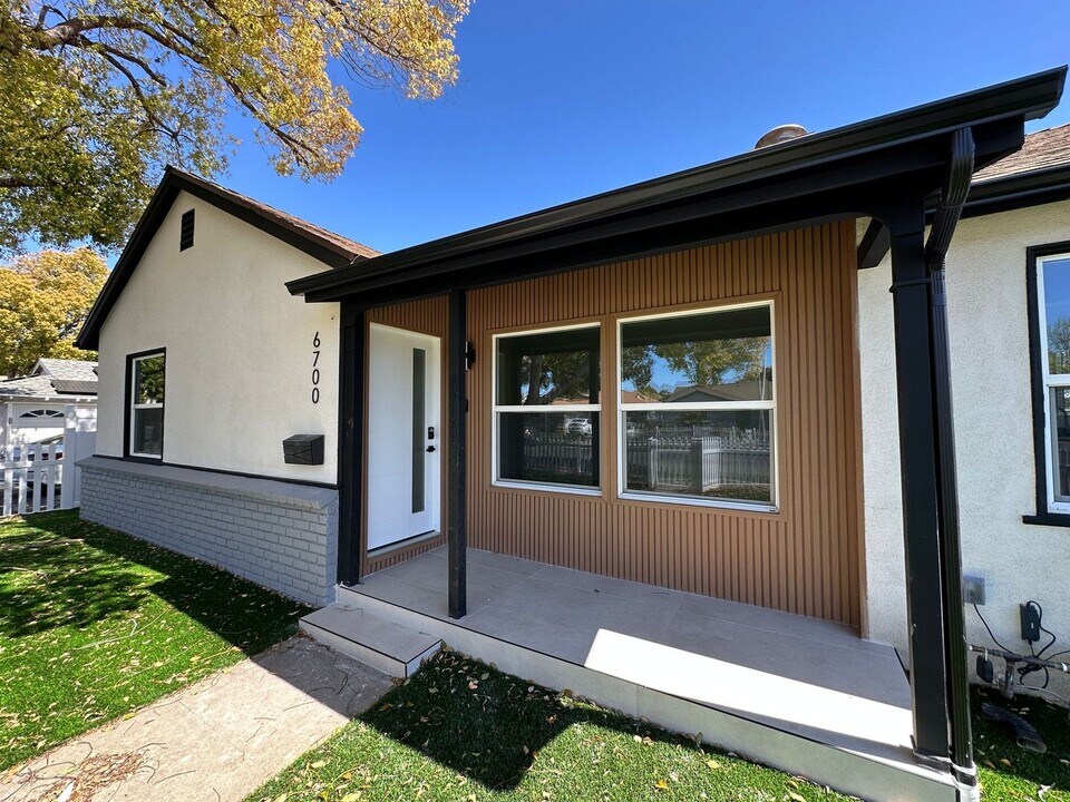 6700 Noble Ave-Unit -6700 Noble Ave-6700 in Los Angeles, CA - Building Photo
