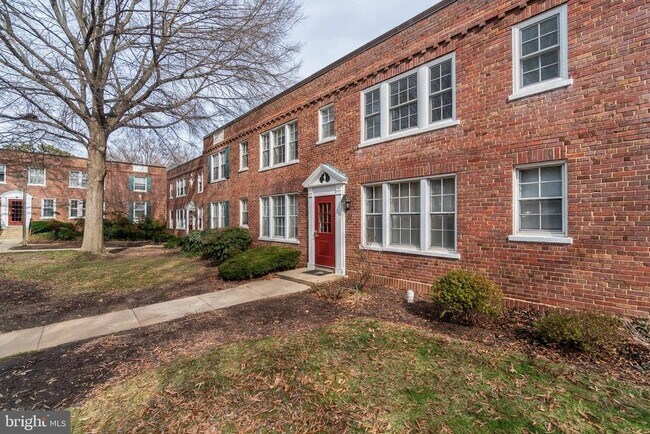 1713 N Troy St in Arlington, VA - Building Photo - Building Photo