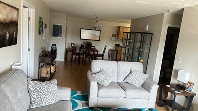 102 Kingsmere Pl in Saskatoon, SK - Building Photo - Building Photo