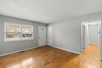 2126 Northernlimits Dr in Florissant, MO - Building Photo - Building Photo