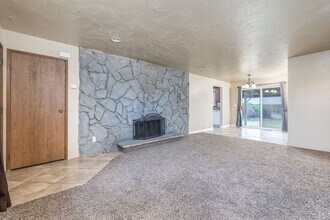 6717 W 1st Ave in Kennewick, WA - Foto de edificio - Building Photo