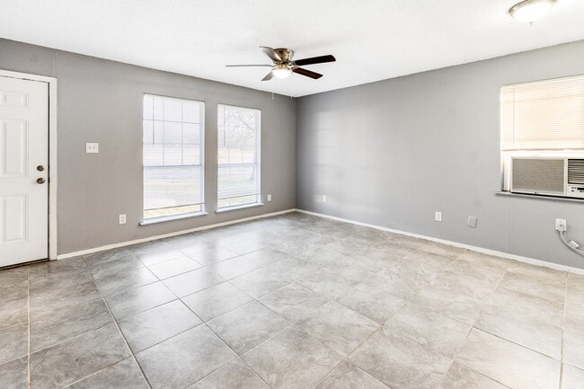 514 Frazier St in Terrell, TX - Building Photo - Building Photo