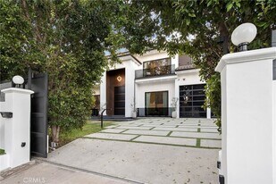 5535 Shirley Ave in Los Angeles, CA - Building Photo