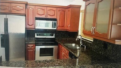 6952 SW 148 Ln in Davie, FL - Building Photo - Building Photo