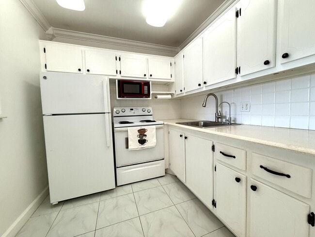 35 Windsor B in West Palm Beach, FL - Building Photo - Building Photo