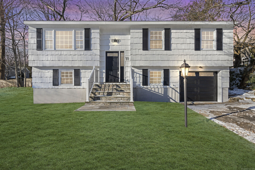 11 Erin Ct in Norwalk, CT - Foto de edificio