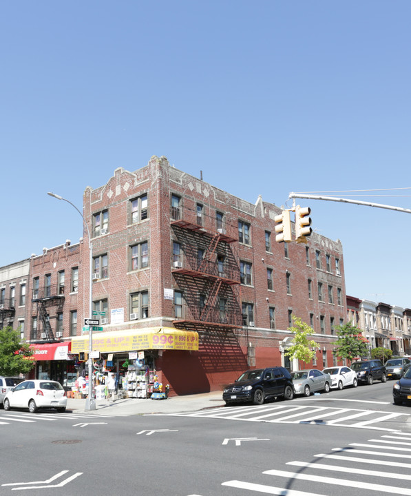 4802 7th Ave in Brooklyn, NY - Building Photo