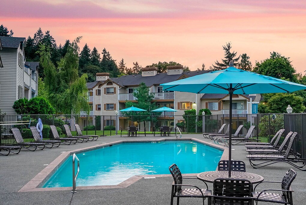 Shadowbrook in Redmond, WA - Building Photo