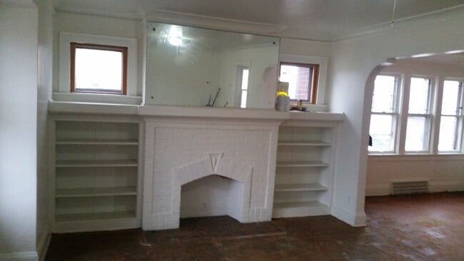 2776 N 53rd St, Unit Upper in Milwaukee, WI - Building Photo - Building Photo