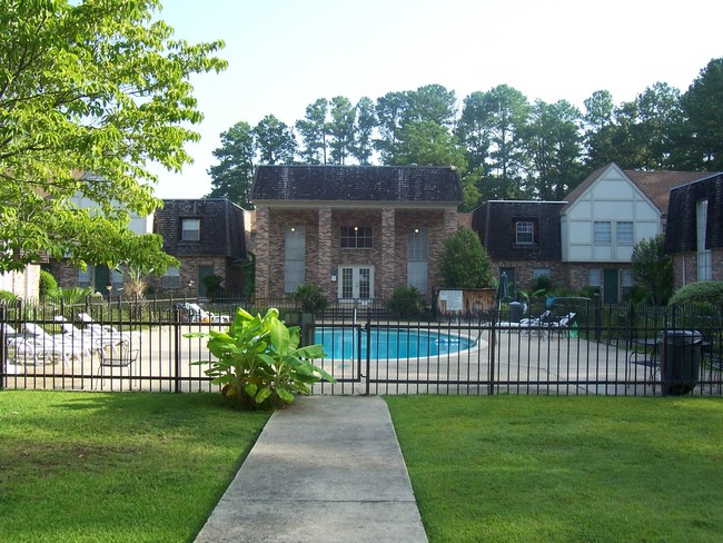 Stratford Manor in Meridian, MS - Building Photo - Building Photo